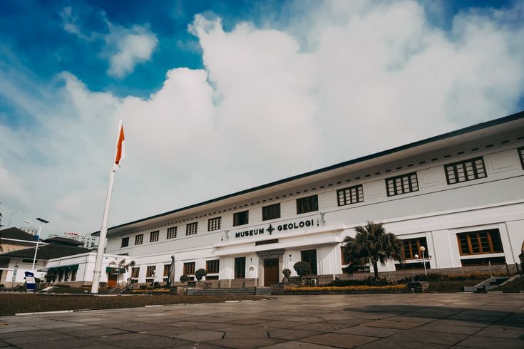 Petualangan Geowisata & Alam Bandung Barat