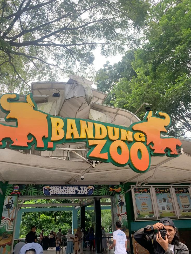 Gambar Kebun Binatang Bandung